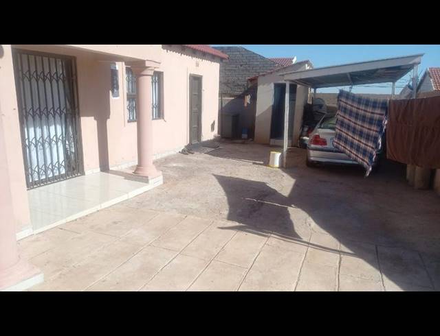 4 BEDROOM HOUSE FOR SALE IN SAVANNA CITY